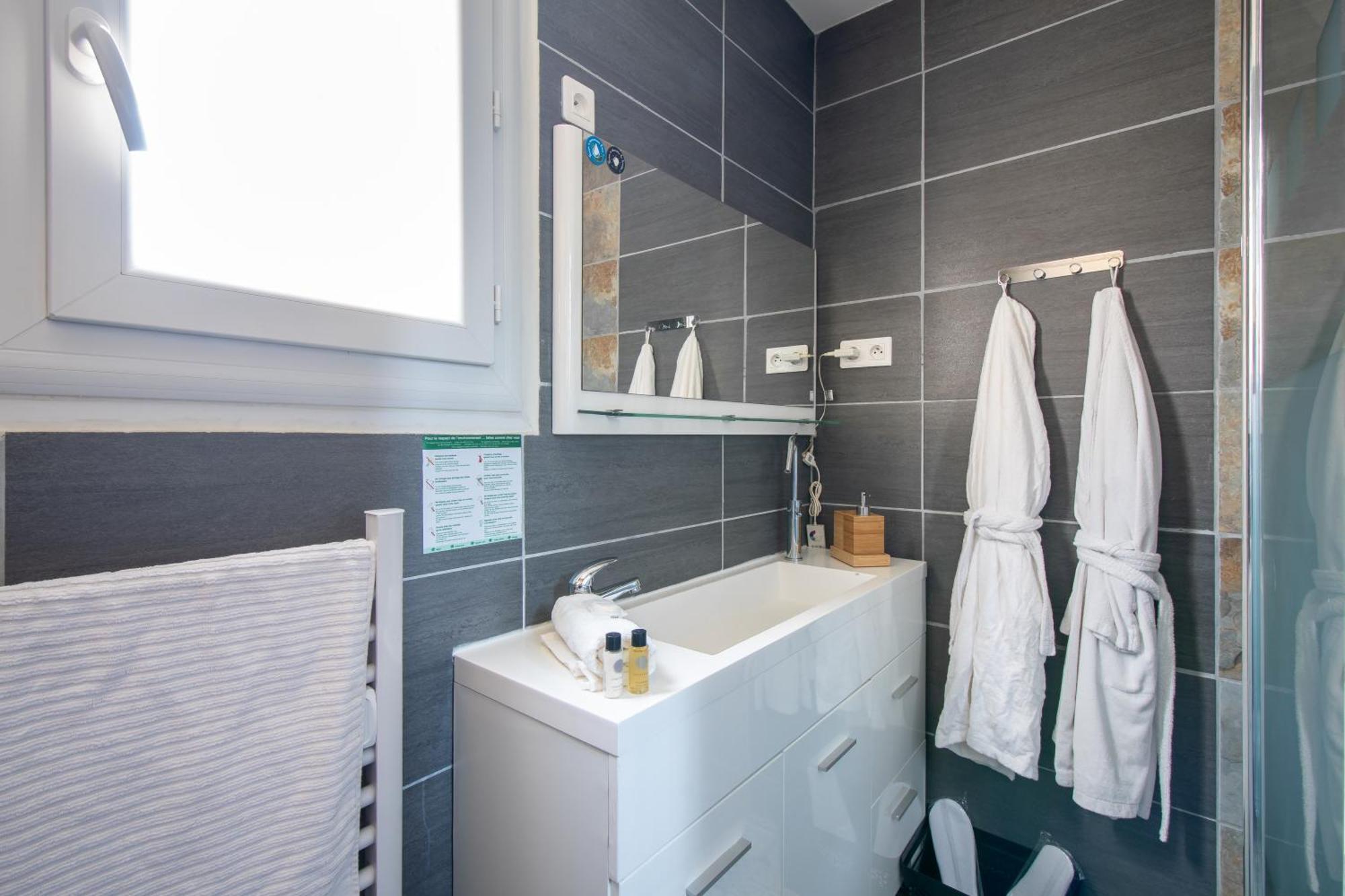 Guesthouse La Costiere - Logements Independants - Espace Piscine Jacuzzi Lunel  Eksteriør billede